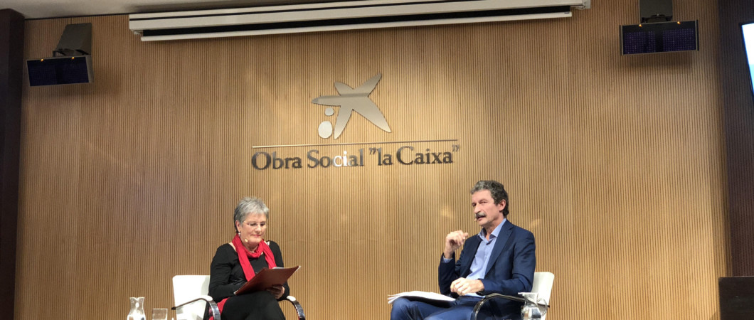 Debate sobre control de la información entre Milagros Pérez Oliva y el Dr. Josef Trappel. 